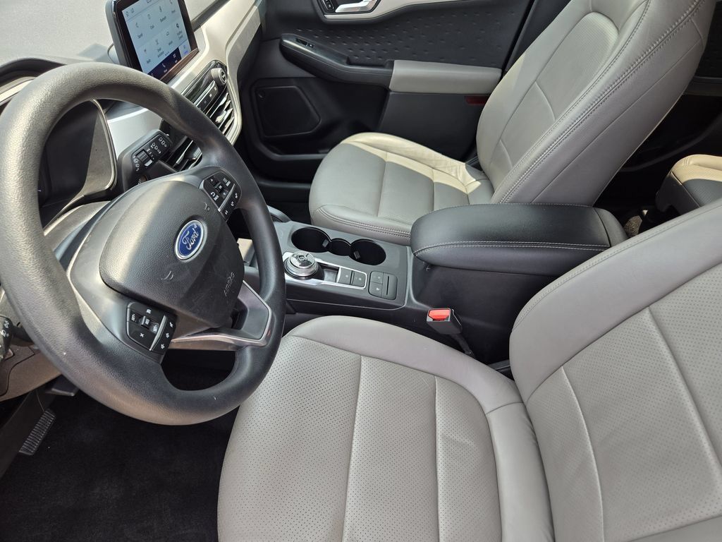 Used 2020 Ford Escape SE FWD image 17