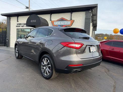 Used 2018 Maserati Levante image 13