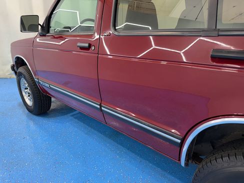 Used 1994 Chevrolet S10 Pickup 4WD 4-Door image 14