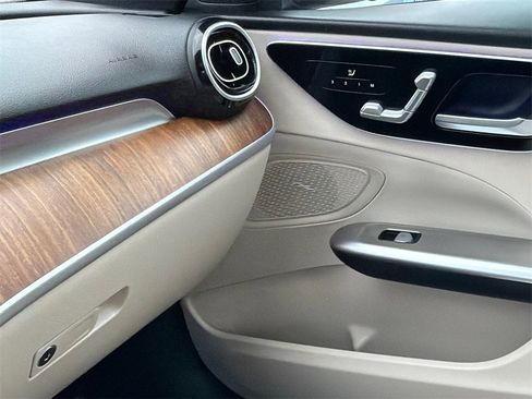 Used 2023 Mercedes-Benz C 300 4MATIC Sedan image 31