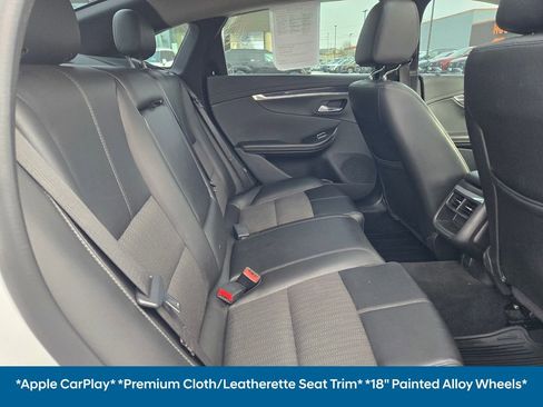 Used 2017 Chevrolet Impala LT w/ Convenience Package image 15