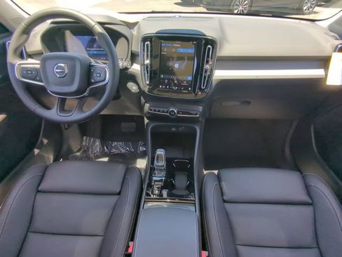 New 2025 Volvo XC40 B5 Plus w/ Climate Package image 15