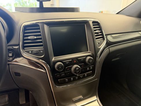 Certified 2017 Jeep Grand Cherokee Trailhawk AWD/4WD image 36