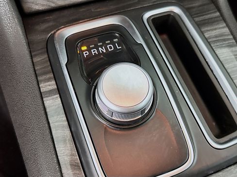 Used 2020 Chrysler 300 Touring image 19