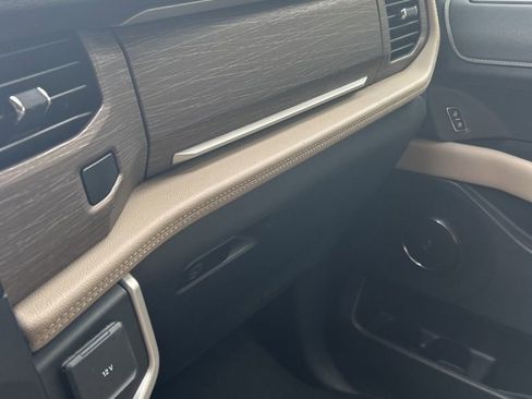 Used 2023 Ford Expedition Limited image 22