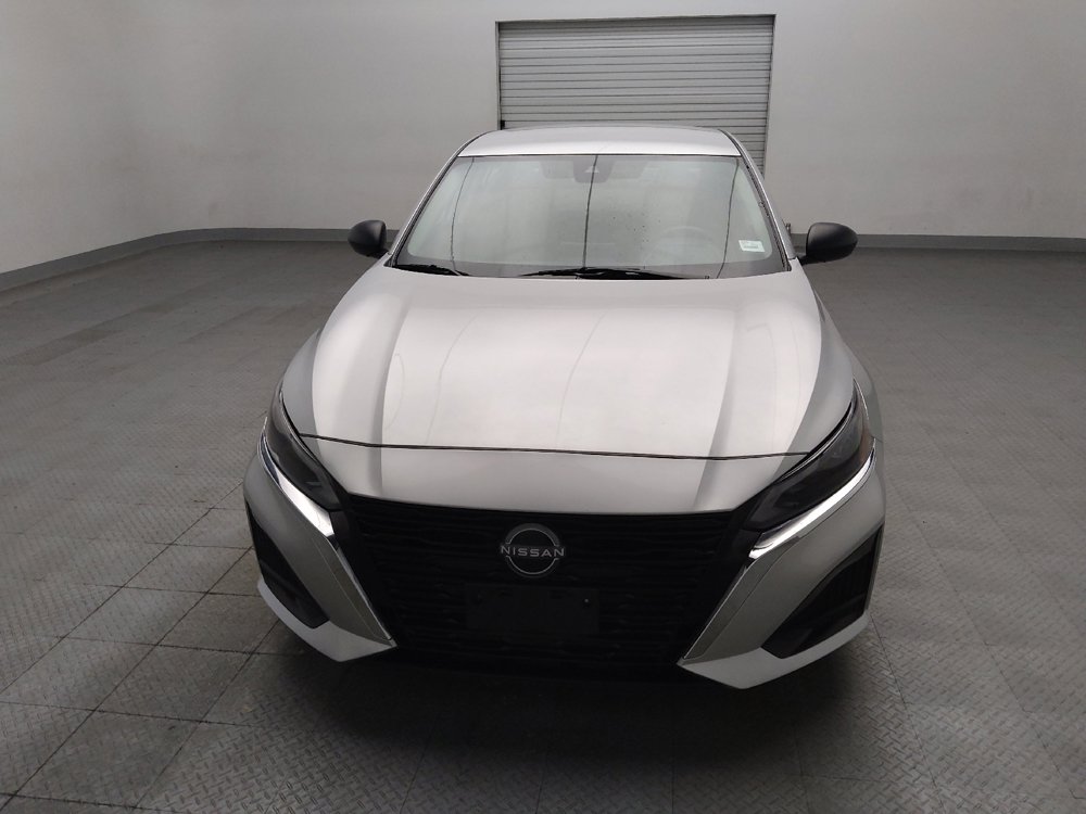 Used 2024 Nissan Altima 2.5 SV FWD image 15