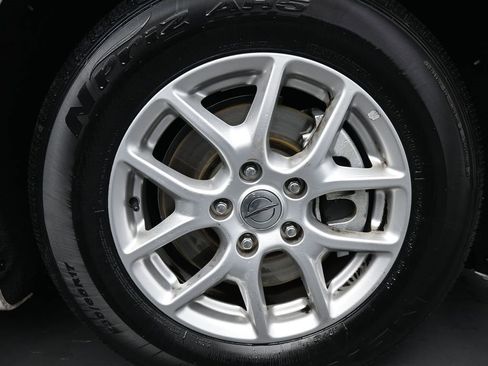 Used 2022 Chrysler Voyager LX image 11