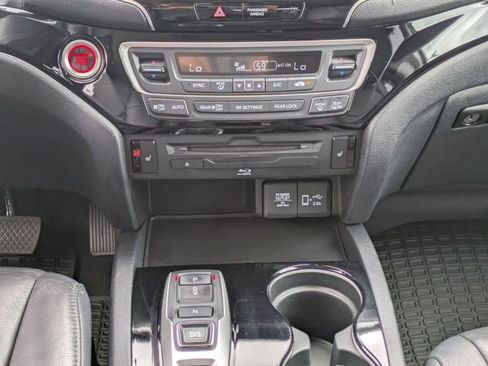 Used 2021 Honda Pilot Touring image 23