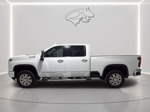 Used 2024 Chevrolet Silverado 2500 High Country w/ High Country Premium Package AWD/4WD image 2