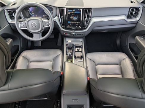 Used 2023 Volvo XC60 T8 Core image 23
