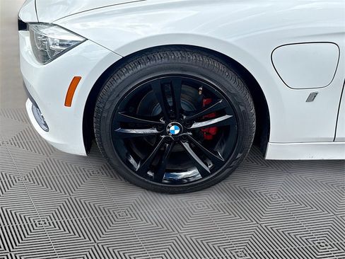 Used 2018 BMW 330e image 36