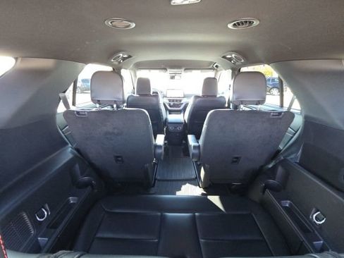 Used 2025 Ford Explorer ST-Line w/ Premium Package image 15