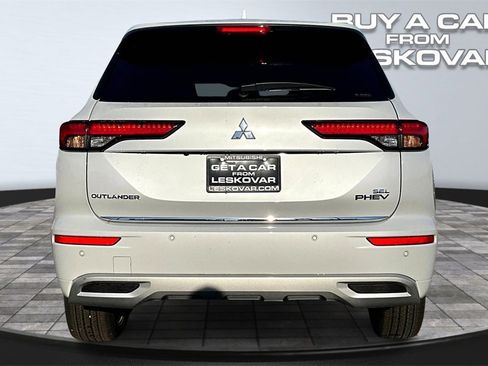 New 2025 Mitsubishi Outlander SEL image 4