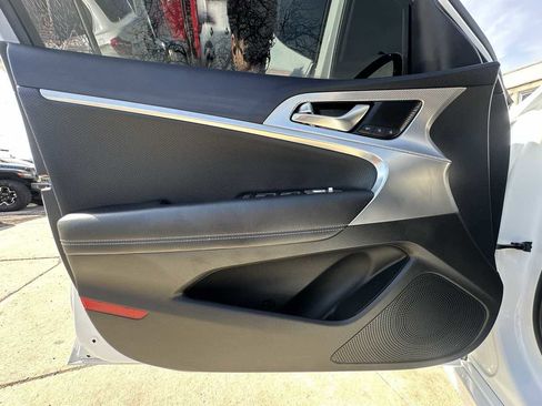 Used 2022 Genesis G70 3.3T image 21