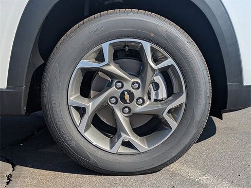 New 2026 Chevrolet Trax LT image 6