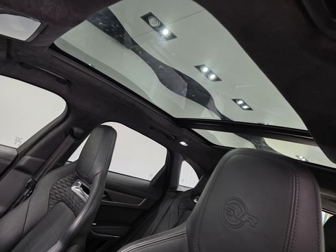 Used 2023 Jaguar F-PACE SVR image 11