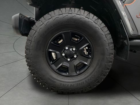 Used 2023 Jeep Gladiator Mojave w/ LED Lighting Group AWD/4WD image 13