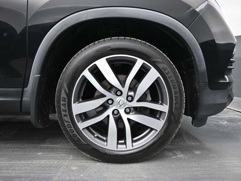 Used 2017 Honda Pilot Touring image 10