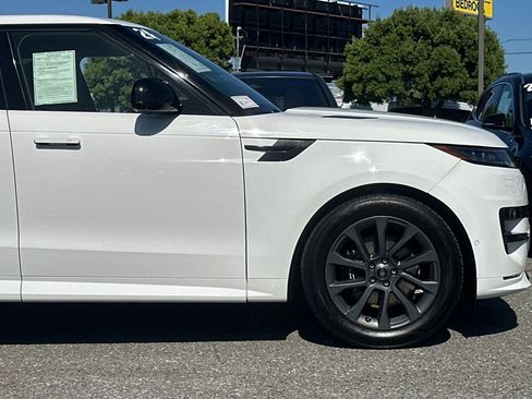 Certified 2024 Land Rover Range Rover Sport Dynamic SE AWD/4WD image 37