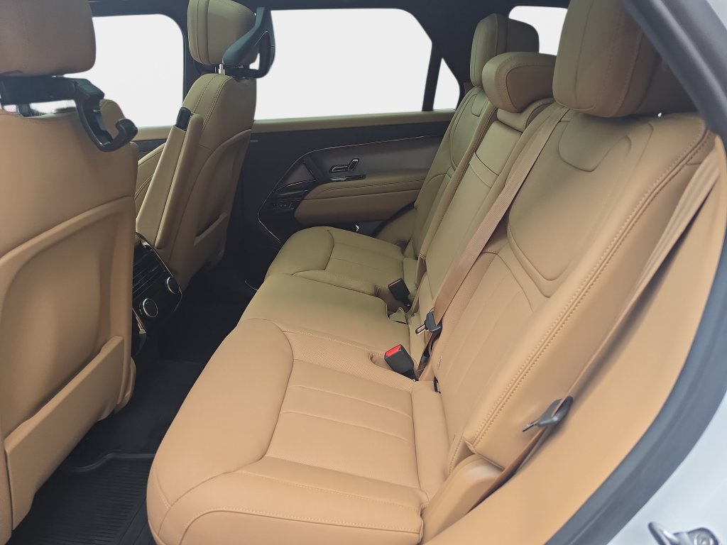 New 2027 Land Rover Range Rover Sport SE AWD/4WD image 11
