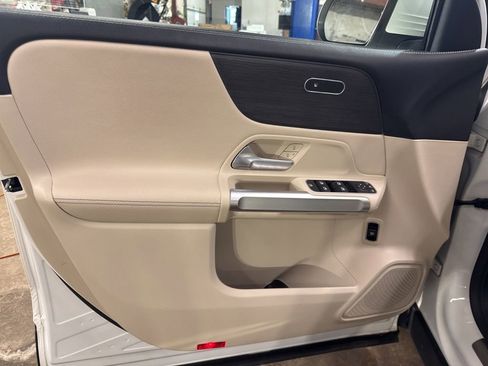 Certified 2022 Mercedes-Benz GLB 250 4MATIC image 11