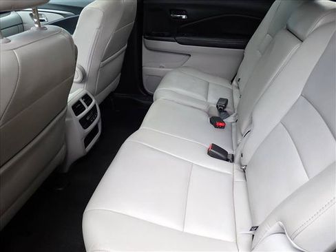 Used 2017 Honda Pilot EX-L image 10