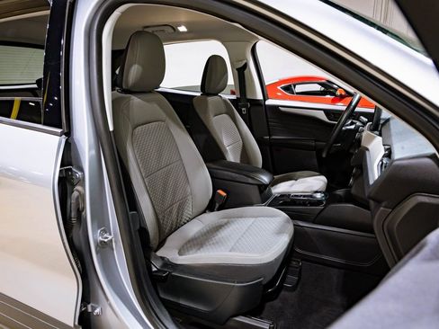 Used 2022 Ford Escape SE w/ Cold Weather Package image 26