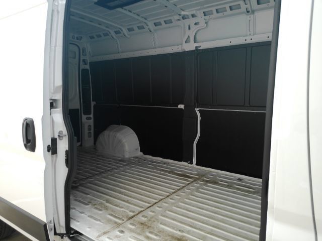Used 2025 RAM ProMaster 2500 w/ Convenience Group FWD image 7