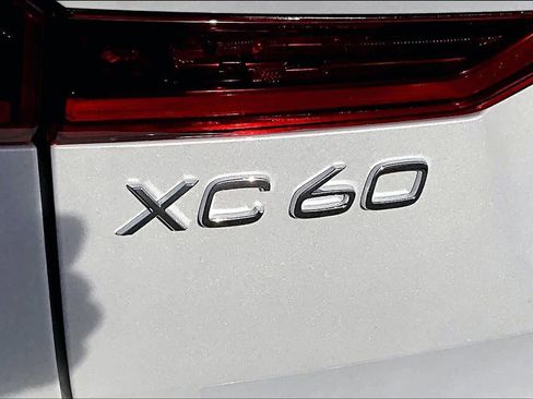 New 2026 Volvo XC60 B5 Ultra w/ Protection Package Premier image 6