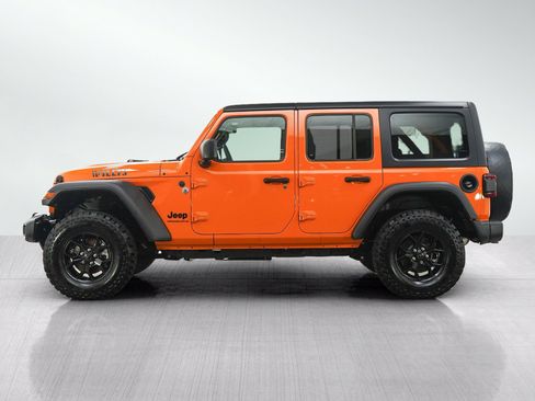 Used 2025 Jeep Wrangler Unlimited Sport AWD/4WD image 2