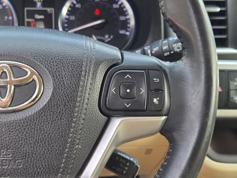 Used 2015 Toyota Highlander XLE FWD image 26