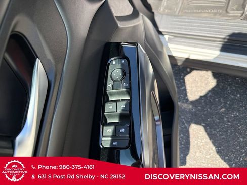 Certified 2024 Nissan Pathfinder SL FWD image 11