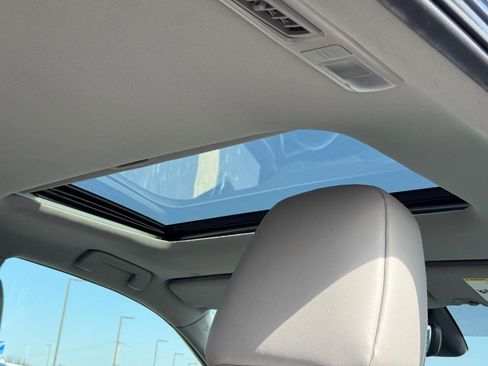 Used 2019 Toyota Highlander Limited image 12