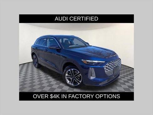 Certified 2025 Audi Q5 Premium w/ Convenience Package AWD/4WD image 1