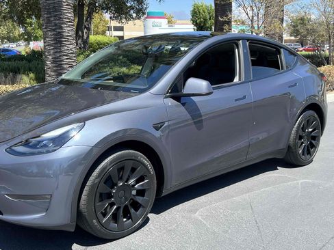 Used 2023 Tesla Model Y Long Range AWD/4WD image 42
