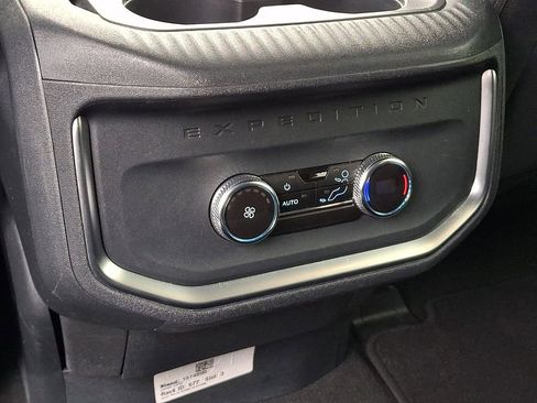 Used 2025 Ford Expedition Max Active RWD image 11