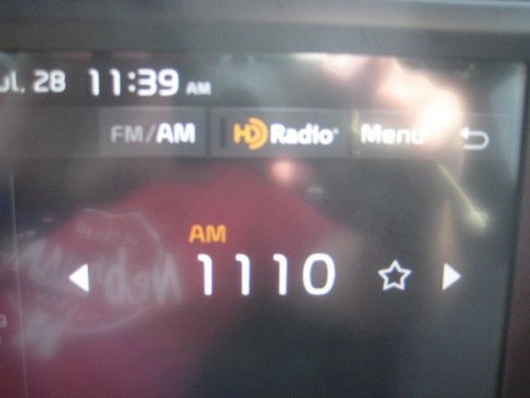 Used 2025 Kia Soul LX w/ LX Technology Package FWD image 19