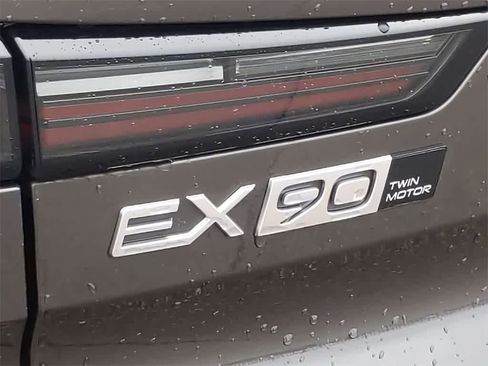 New 2025 Volvo EX90 Plus image 11