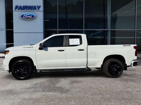 Used 2024 Chevrolet Silverado 1500 Custom w/ Turbomax Blackout Package image 7
