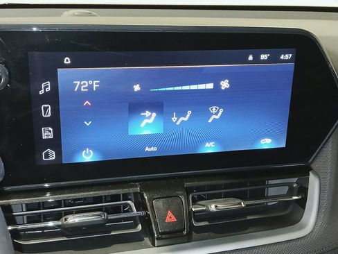 Used 2024 Chevrolet TrailBlazer LT w/ Convenience Package FWD image 22