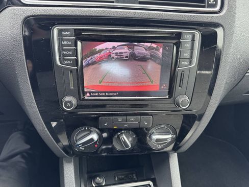 Used 2016 Volkswagen Jetta Sport FWD image 30