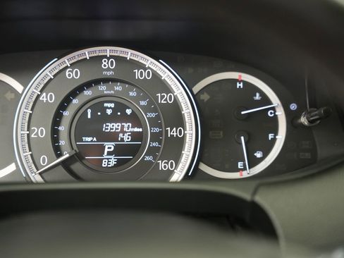 Used 2014 Honda Accord EX-L image 17