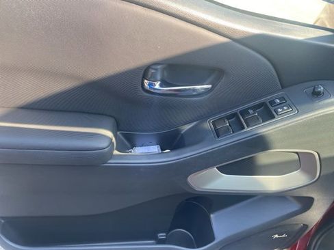 Used 2024 Nissan Frontier SL w/ Technology Package image 17