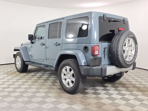 Used 2014 Jeep Wrangler Unlimited Sahara w/ Connectivity Group AWD/4WD image 5