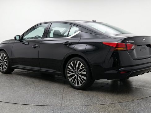 Used 2025 Nissan Altima 2.5 SV FWD image 6