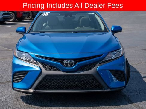 Used 2019 Toyota Camry SE FWD image 2