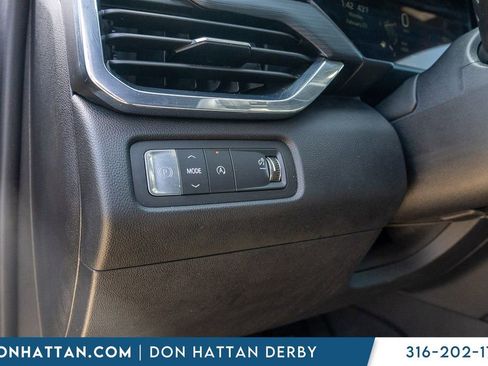 Used 2025 GMC Acadia Elevation image 16