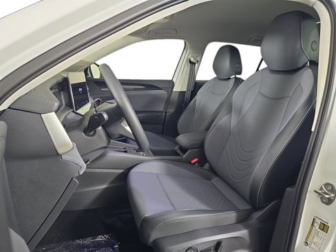 New 2026 Volkswagen Tiguan SE AWD/4WD image 2
