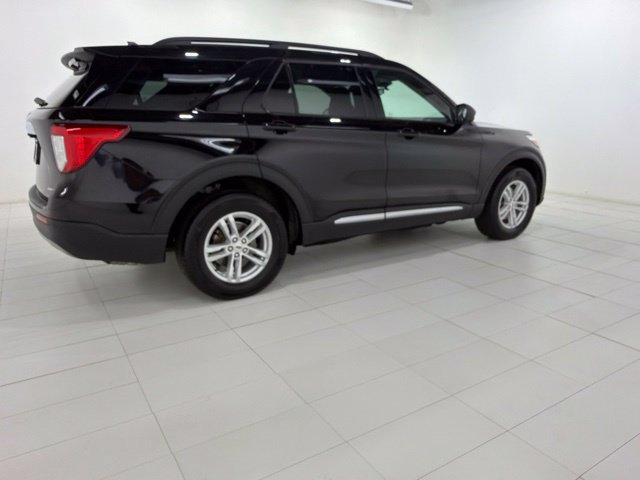 Used 2021 Ford Explorer XLT w/ Equipment Group 202A AWD/4WD image 6