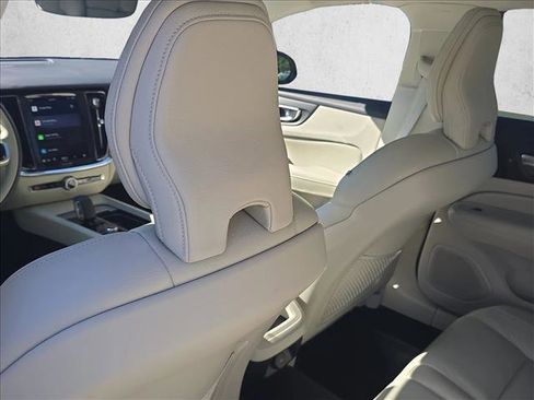 Used 2024 Volvo S60 B5 Plus image 13